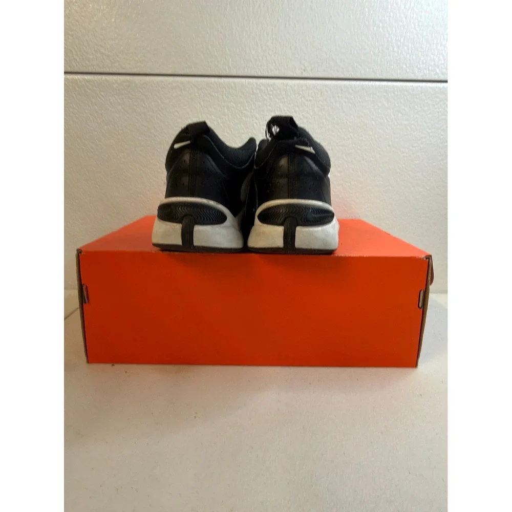 Nike Team Hustle D 11 Black White 6c #2550